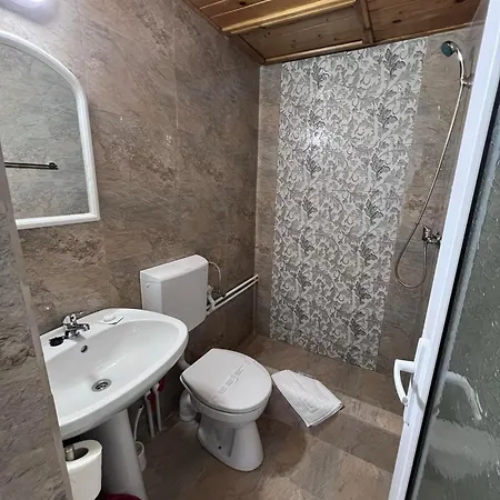 Amy Asterias Gazde/Camere de închiriat
