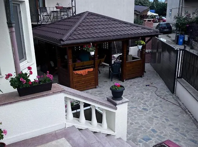 בית אירוח Amy Asterias אפורי נורד