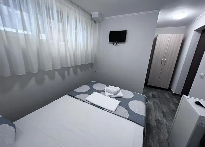 Amy Asterias * אפורי נורד