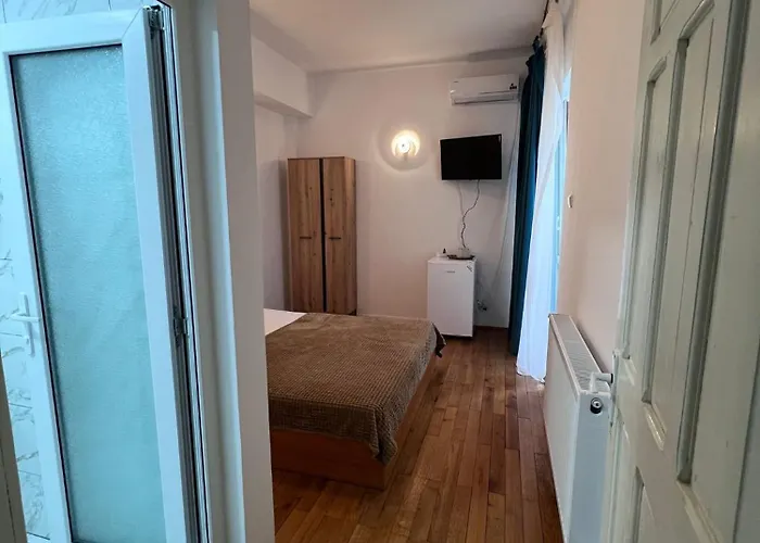 Amy Asterias * אפורי נורד